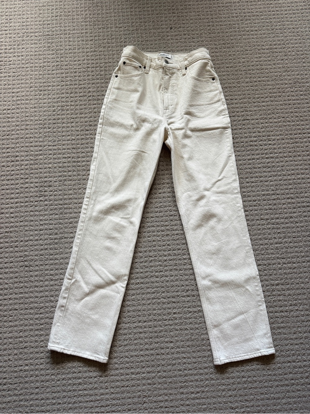 Abercrombie Women’s Cream 90’s Straight-Leg Jeans